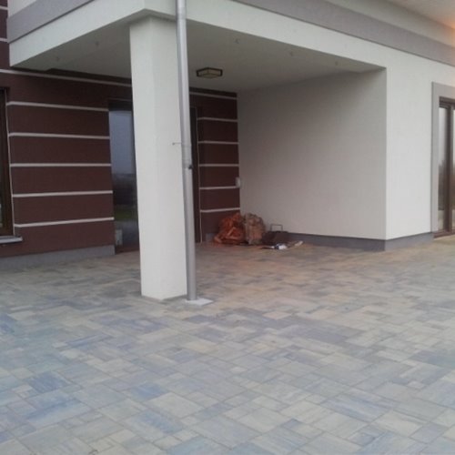 Aranżacja podjazdu z kostki Wenecja - Galeria Kostki