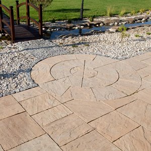 Bruk-Bet KAMIEŃ CIOSANY KOŁO gr. 4 cm, WET CAST